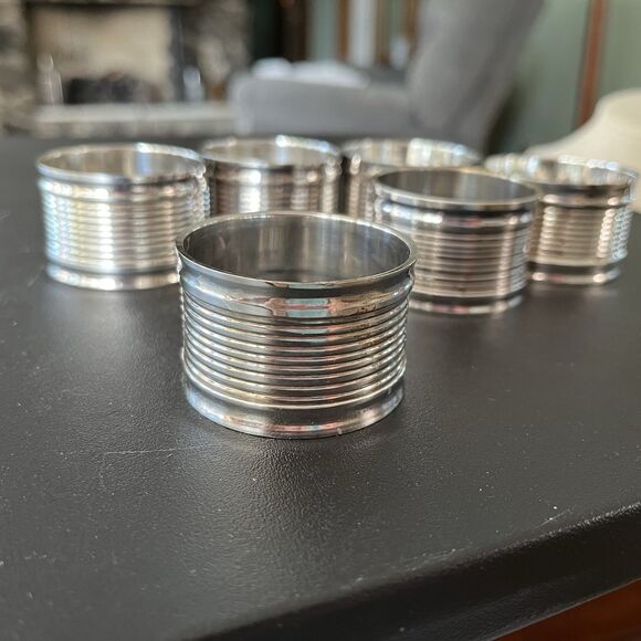 Set of Six Silver Plated Napkin Rings Ribbed Design Round Shape Vintage - Picture 2 of 9